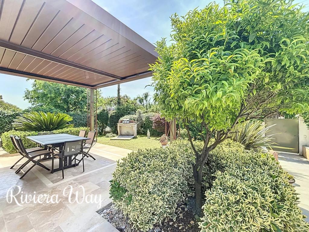8 room villa in Cap d'Antibes, photo #2, listing #91301070