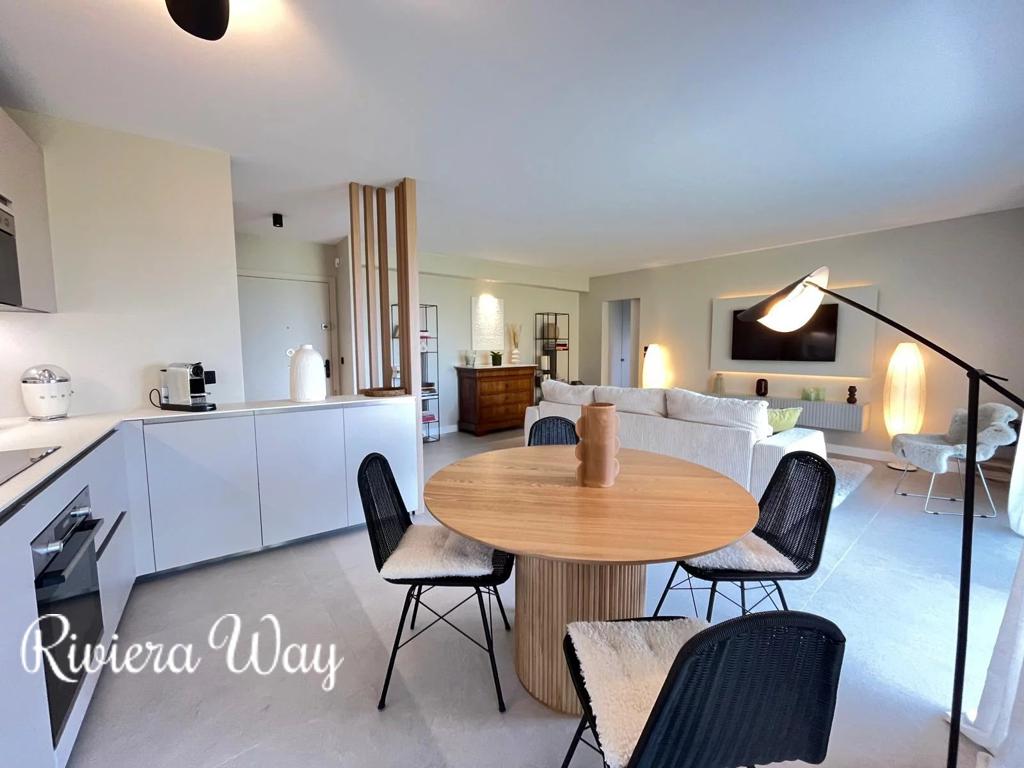2 room apartment in Le Cannet, photo #1, listing #104216406