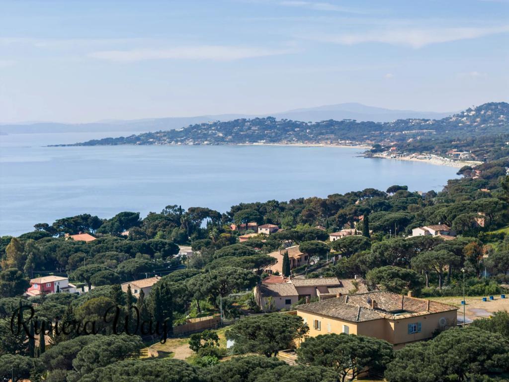 8 room villa in Sainte-Maxime, photo #3, listing #104481342
