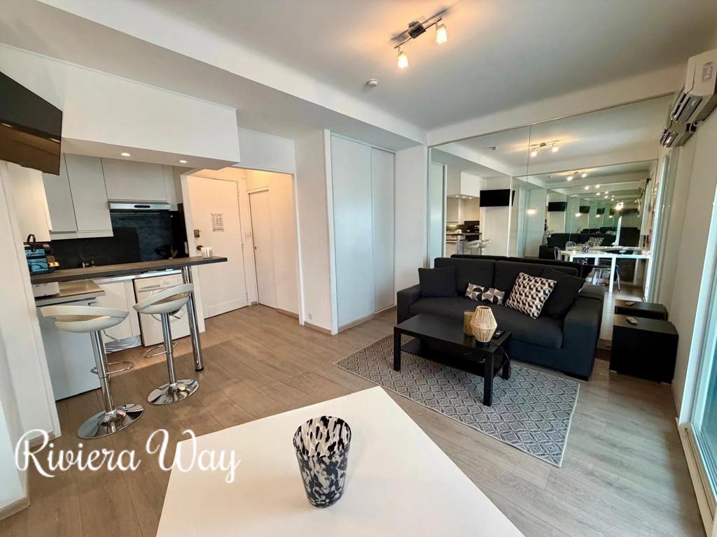1 room apartment in Boulevard de la Croisette, photo #4, listing #106393728