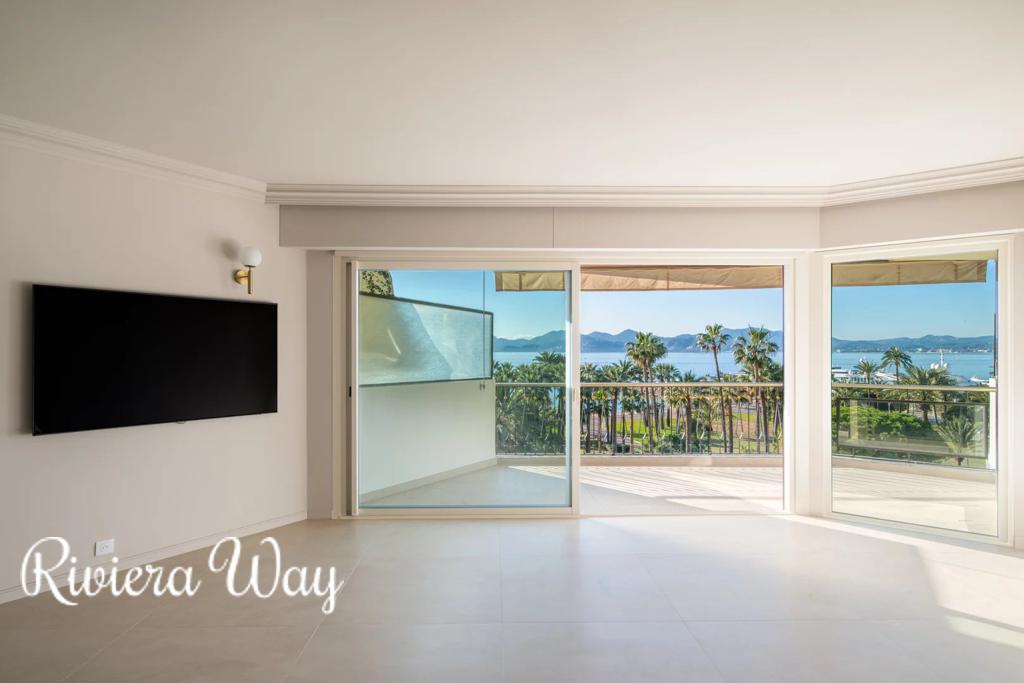 3 room apartment in Cannes, photo #4, listing #105103992