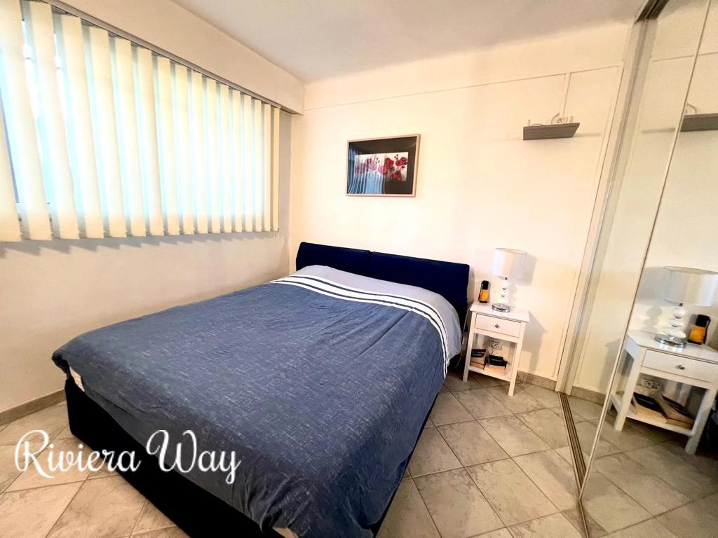 2 room apartment in Golf Juan, photo #2, listing #102992820