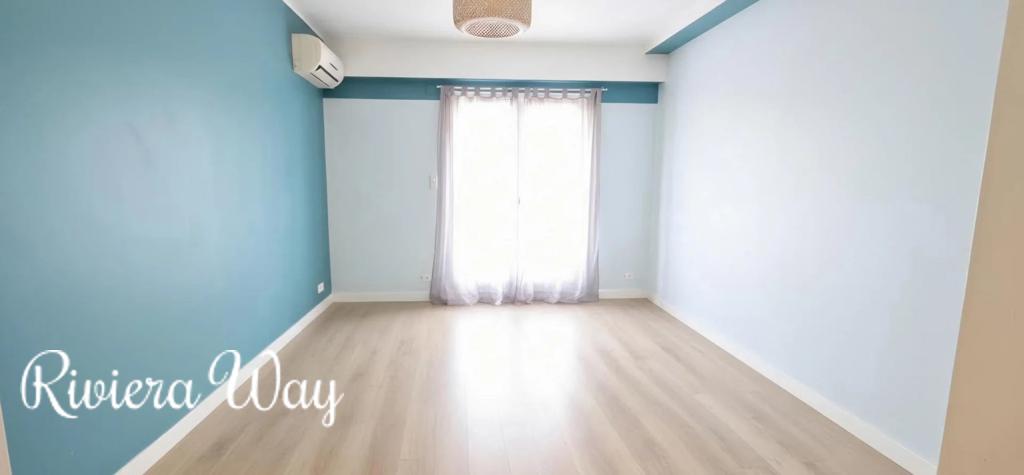 5 room apartment in Cannes, photo #4, listing #106789158
