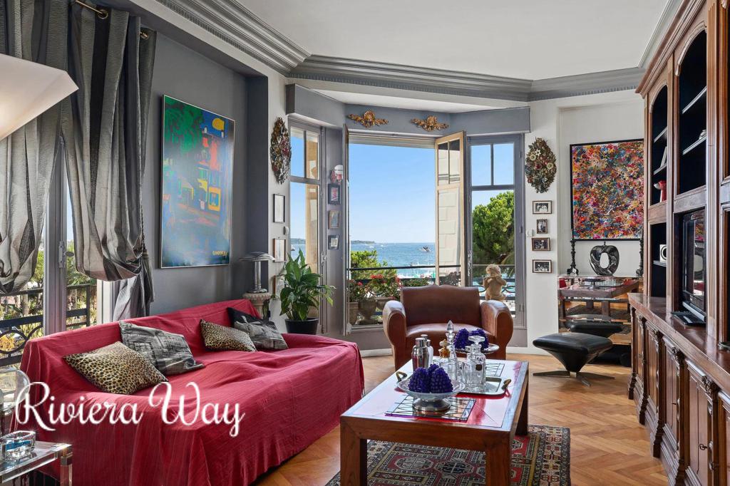 2 room apartment in Cannes, photo #7, listing #94070634
