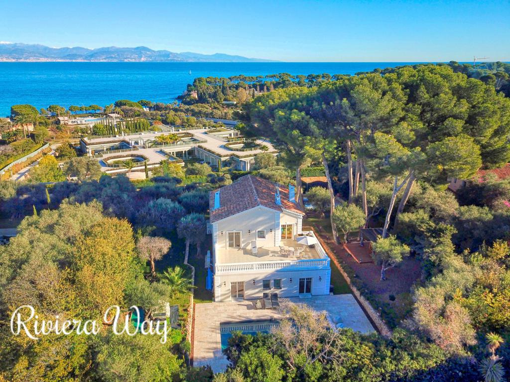 5 room villa in Cap d'Antibes, photo #8, listing #85943760