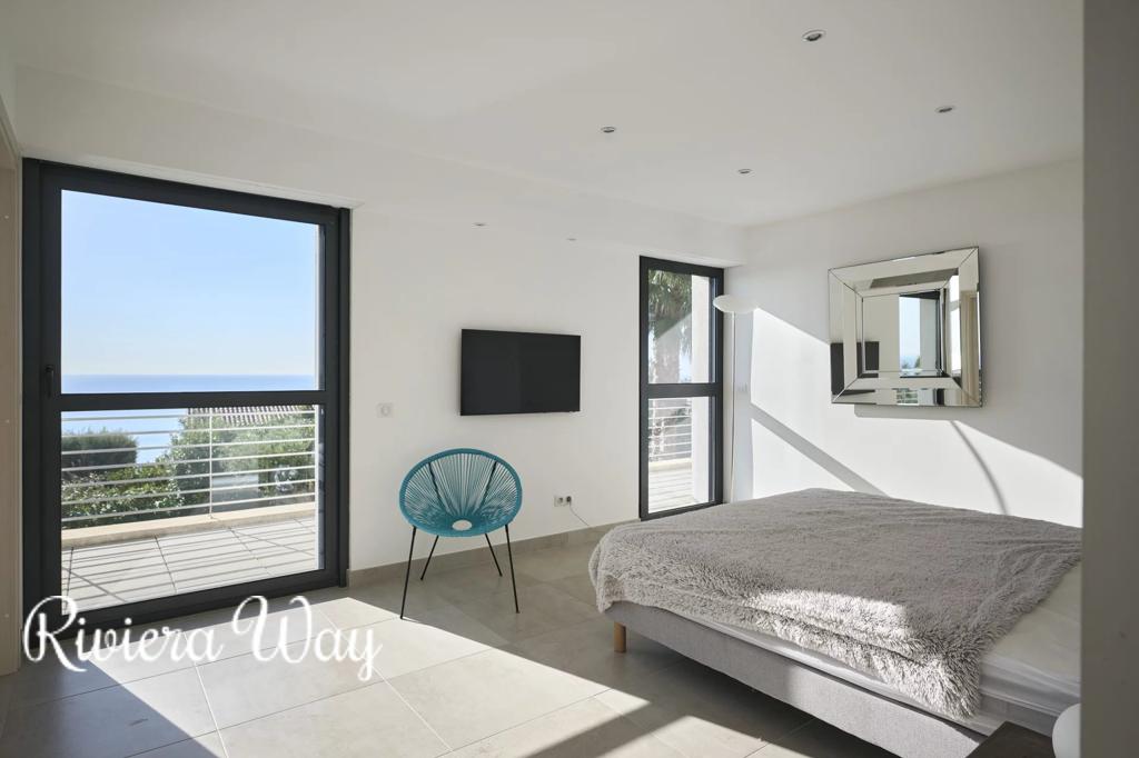 7 room villa in Roquebrune-sur-Argens, photo #2, listing #97165530