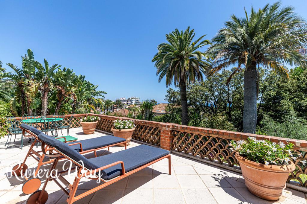 9 room villa in Cannes, photo #7, listing #92199618