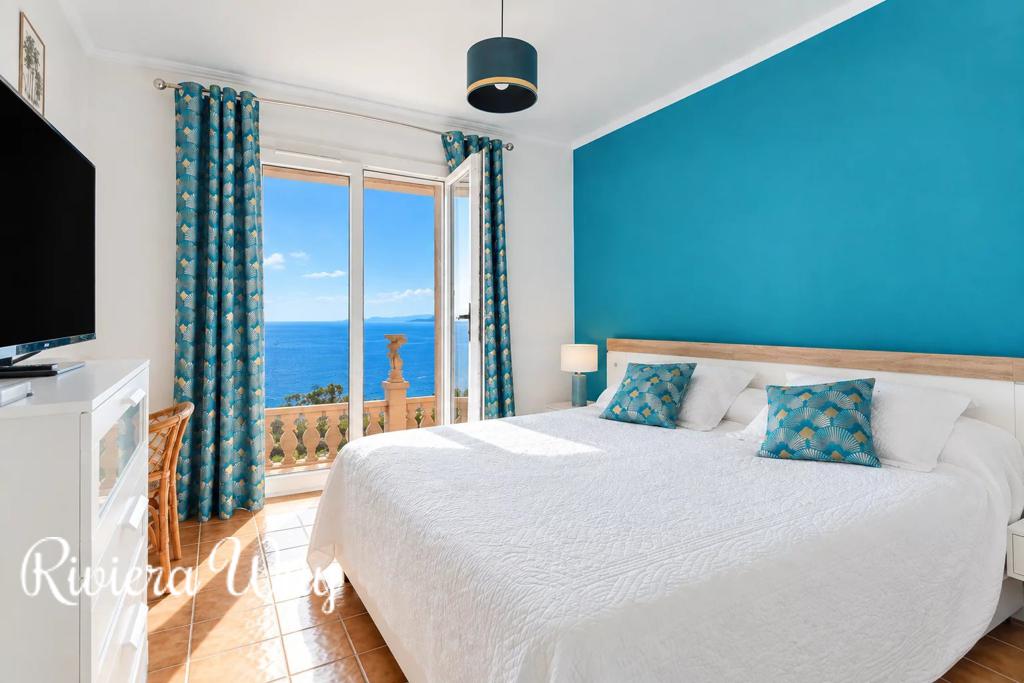 Villa in Rayol-Canadel-sur-Mer, photo #10, listing #105782124
