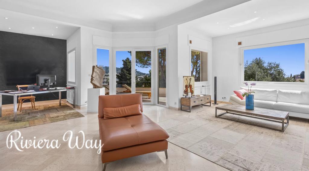 4 room apartment in Le Cannet, photo #1, listing #105979482