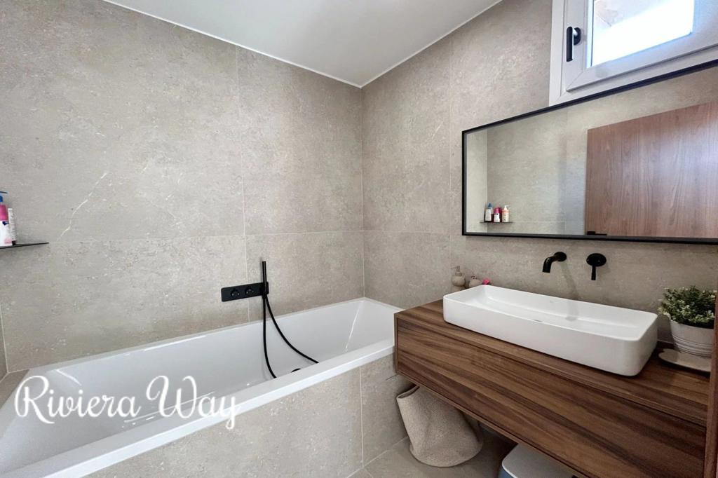 3 room apartment in Antibes, photo #2, listing #103435416