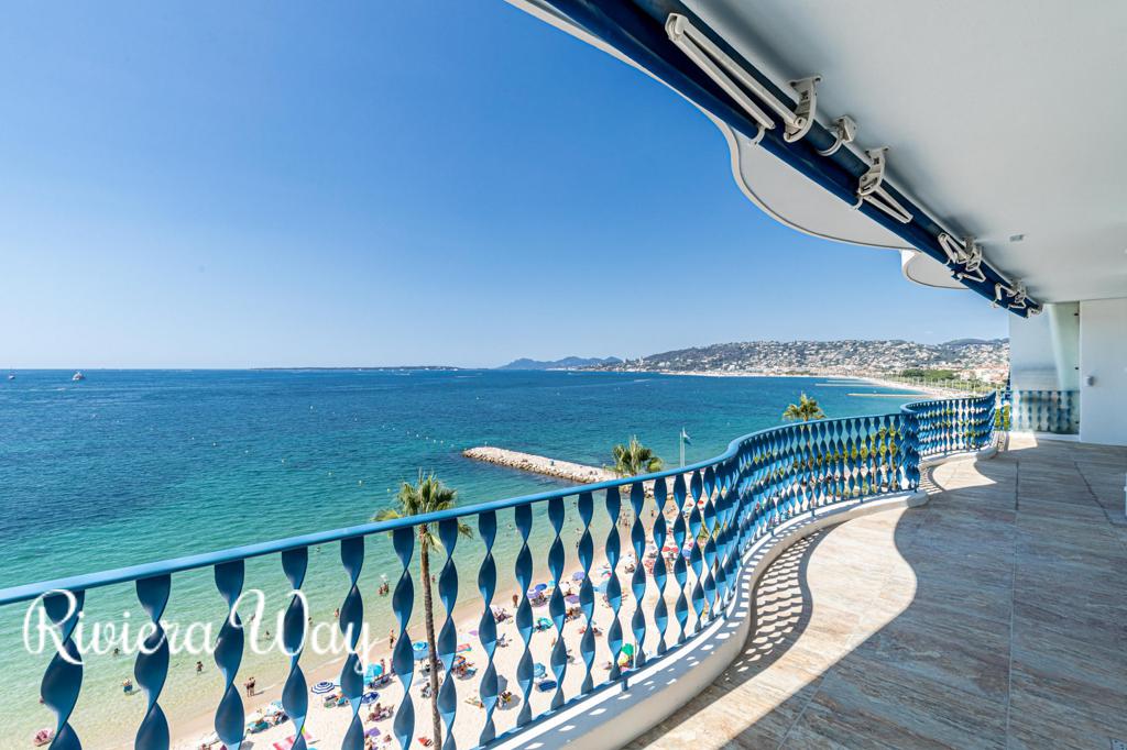 5 room penthouse in Juan-les-Pins, photo #5, listing #89609562