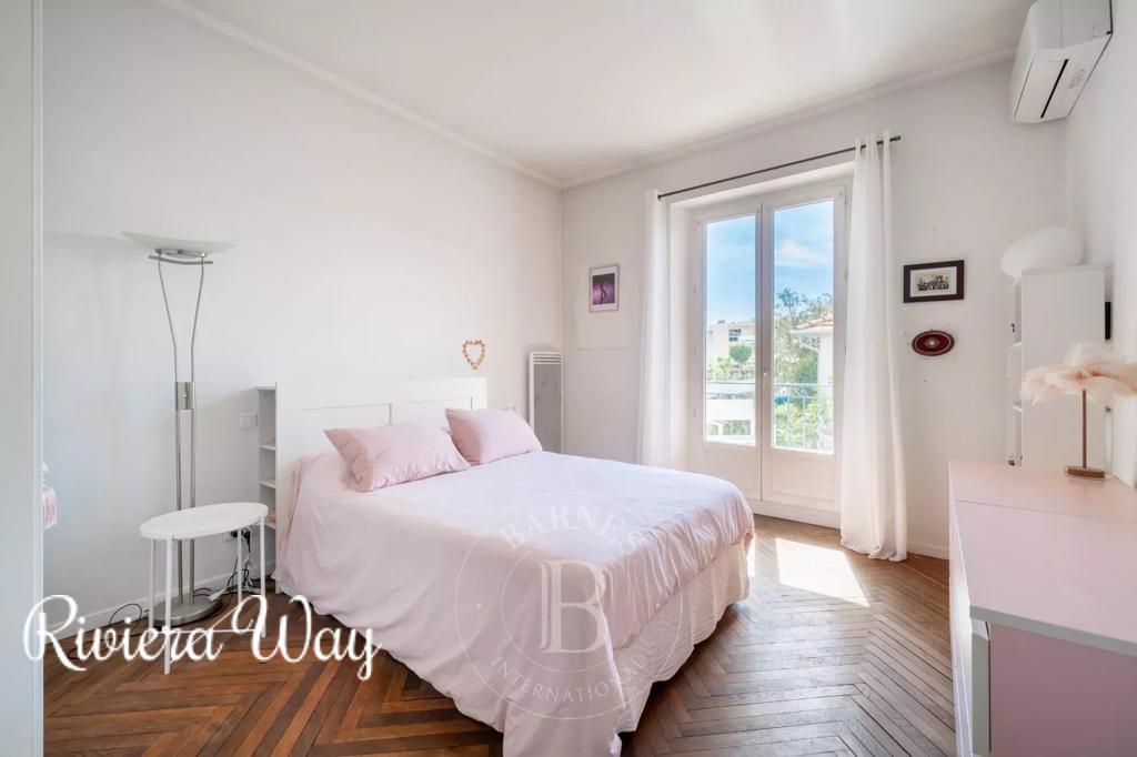 3 room apartment in Cannes, photo #1, listing #102730740