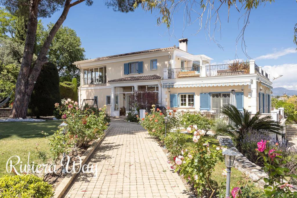 10 room villa in Saint-Paul-de-Vence, photo #10, listing #106354752