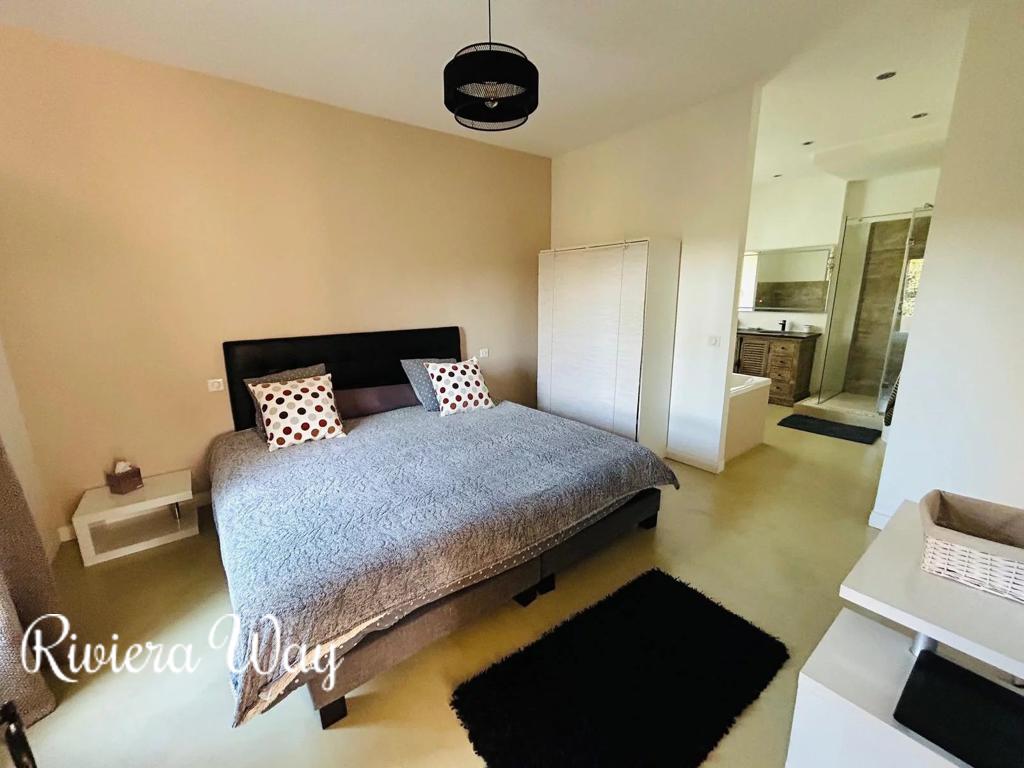 7 room villa in Mougins, photo #10, listing #104095236