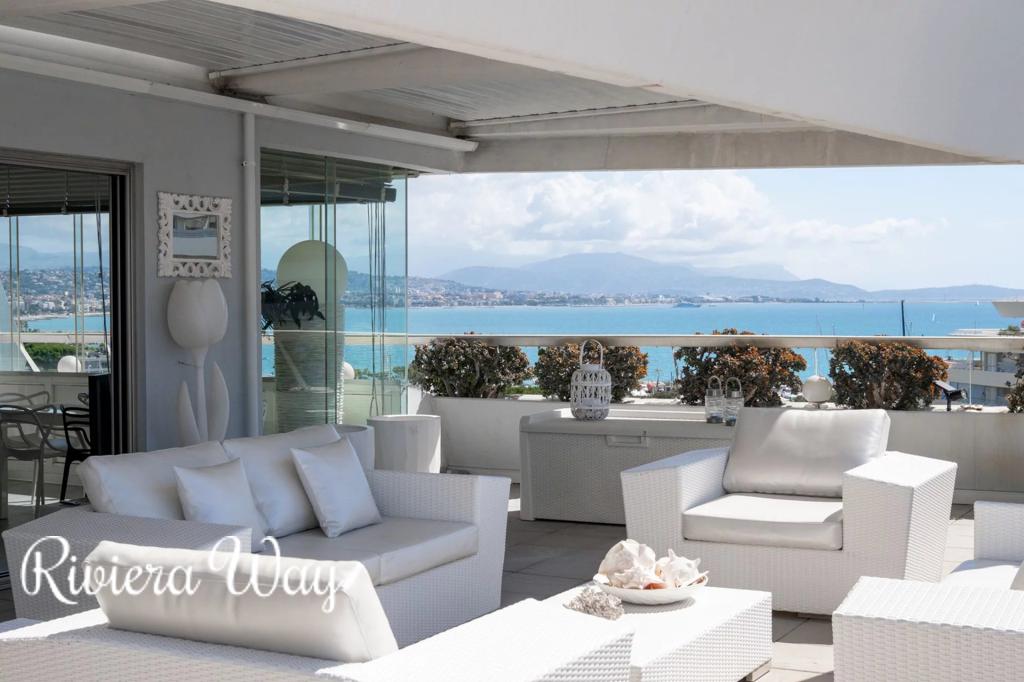 3 room apartment in Villeneuve-Loubet, photo #1, listing #106463028