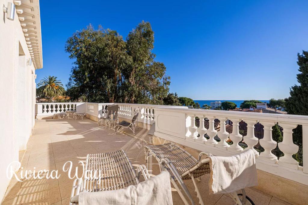 6 room villa in Antibes, photo #5, listing #98004900