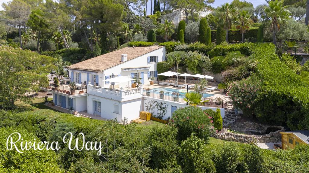 8 room villa in Mougins, photo #2, listing #104342238