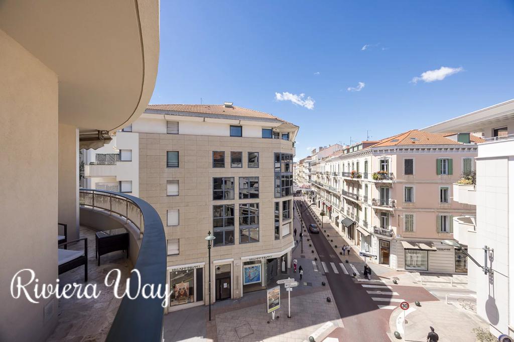 4 room apartment in Cannes, photo #2, listing #100447914