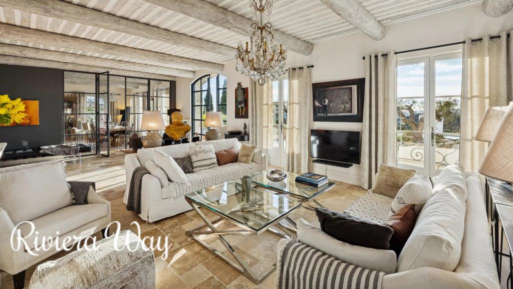 8 room villa in Fayence, photo #4, listing #105456036