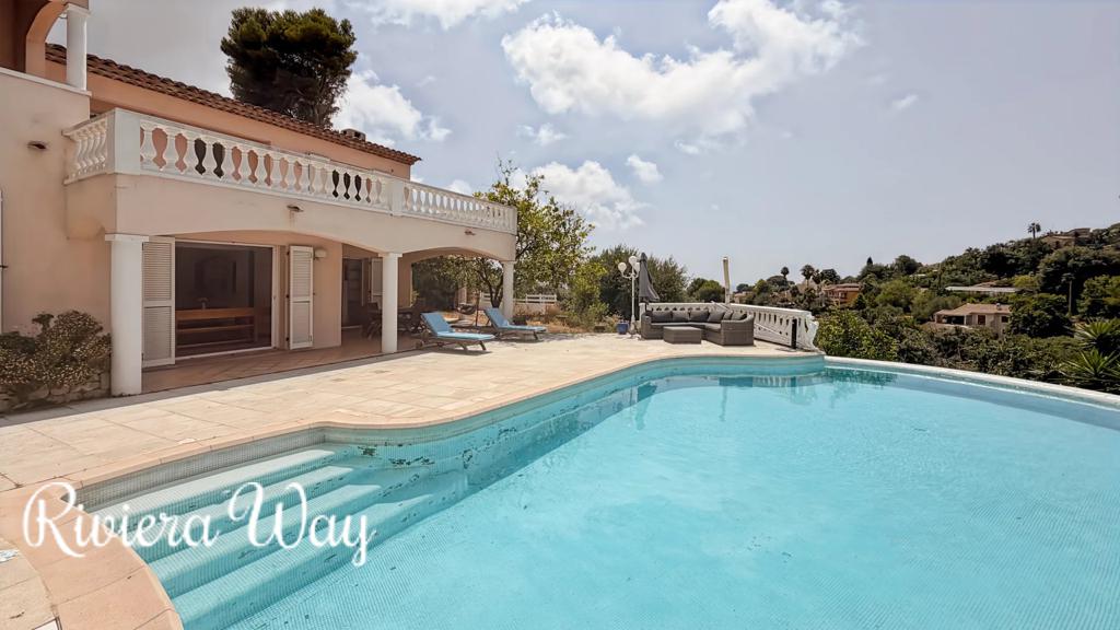 7 room villa in Antibes, photo #4, listing #106636782