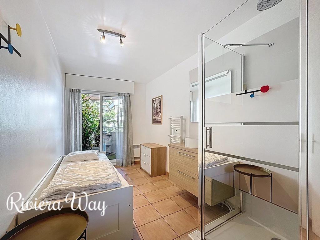 3 room apartment in Cannes, photo #3, listing #103640964
