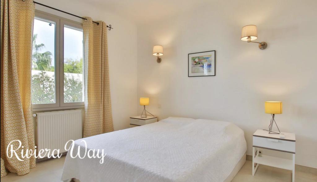 8 room villa in Cap d'Antibes, photo #5, listing #99112944