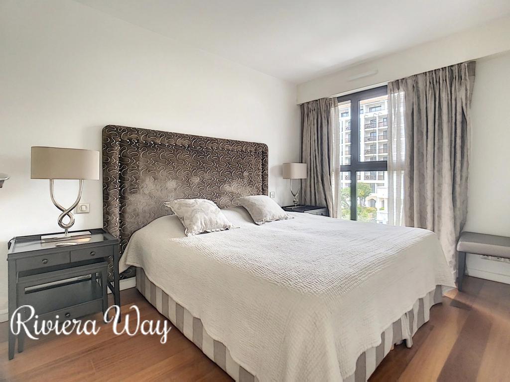 2 room apartment in Cannes, photo #7, listing #105335202