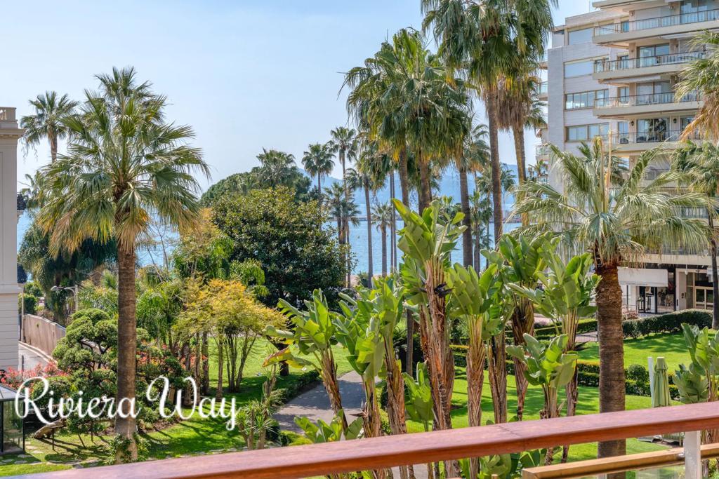 3 room apartment in Boulevard de la Croisette, photo #3, listing #105923412