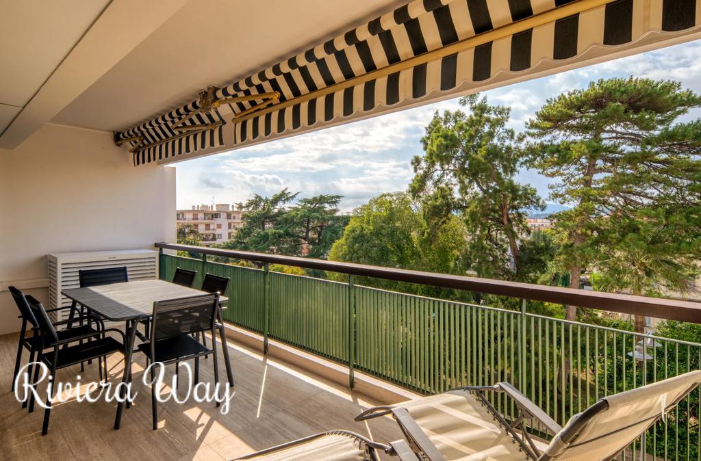 3 room apartment in Cannes, photo #1, listing #107281230
