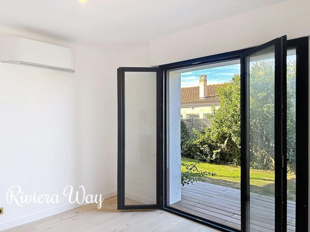 5 room villa in Cap d'Antibes, photo #7, listing #104214138