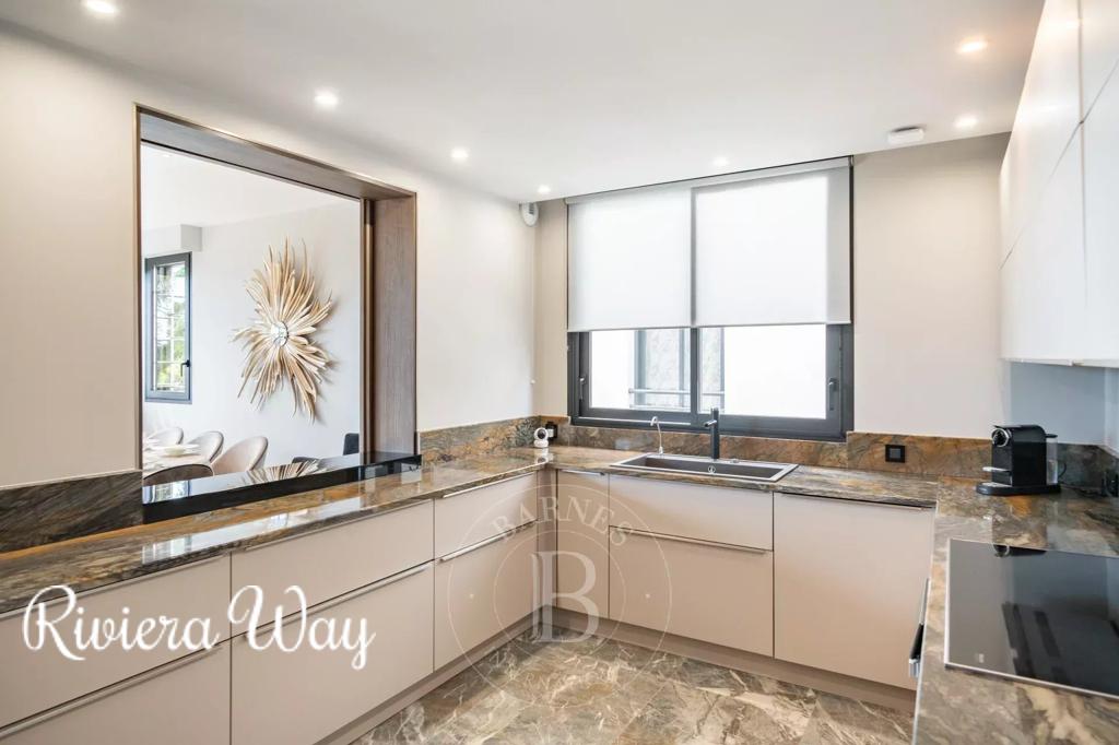 6 room apartment in Cannes, photo #7, listing #102086838