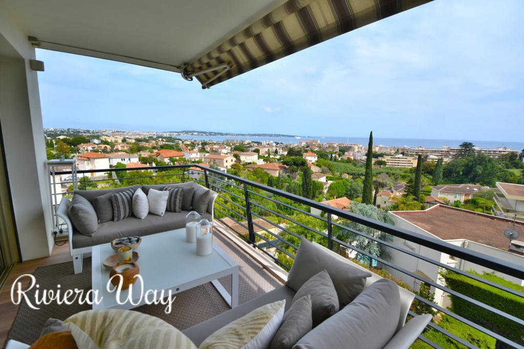 3 room apartment in Golf Juan, photo #1, listing #73074708