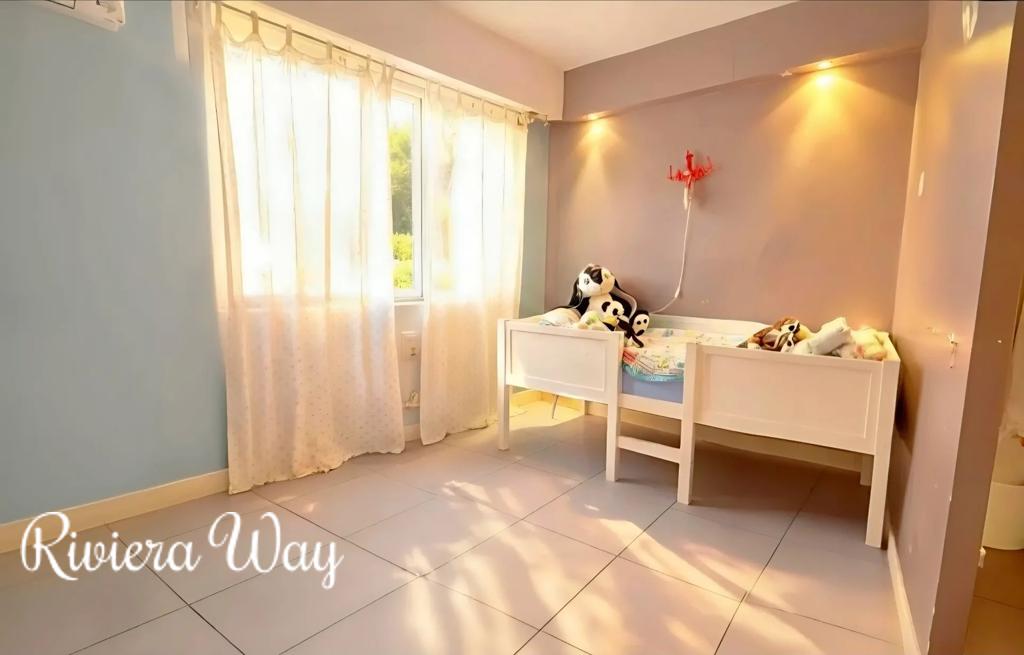 5 room apartment in Cannes, photo #6, listing #106789158