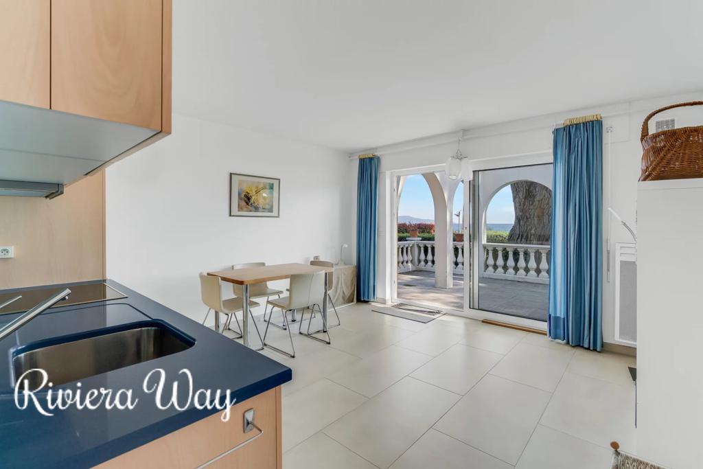 3 room apartment in Cavalaire-sur-Mer, photo #6, listing #105900564