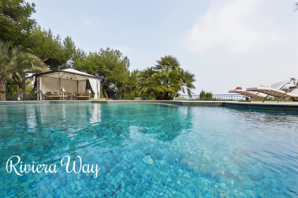 7 room villa in Antibes, photo #2, listing #106515780