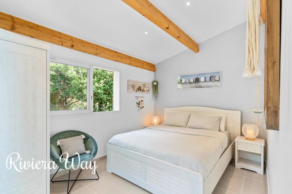 4 room villa in Theoule-sur-Mer, photo #7, listing #100299486