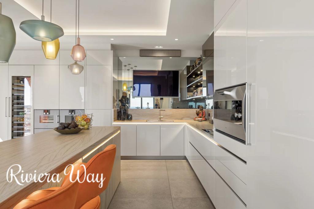 7 room villa in Mougins, photo #10, listing #106050336