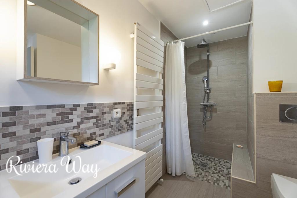 8 room villa in Mougins, photo #9, listing #104342238