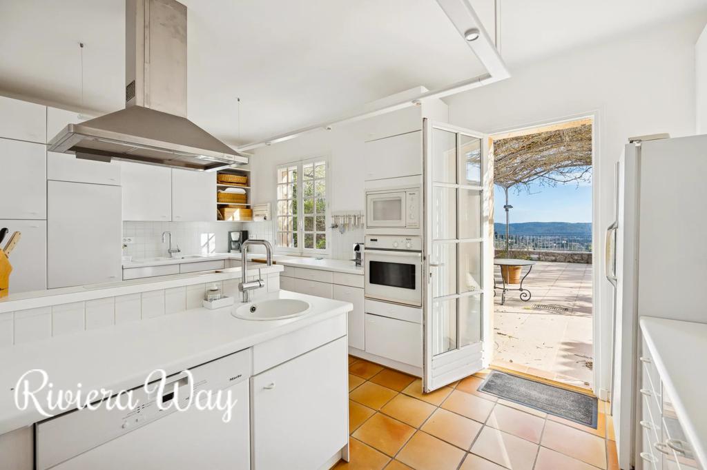 6 room villa in Fayence, photo #7, listing #105660702