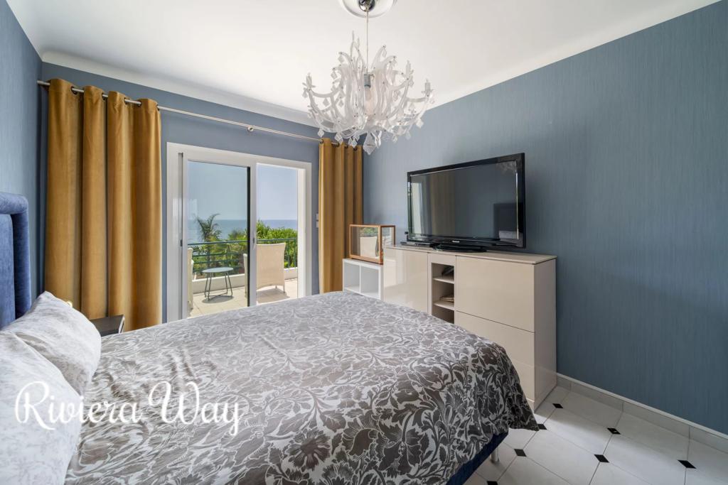 4 room apartment in Agay, photo #3, listing #103354146