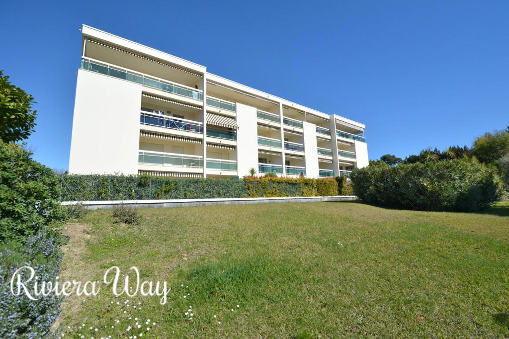 3 room apartment in Antibes, photo #4, listing #99240078