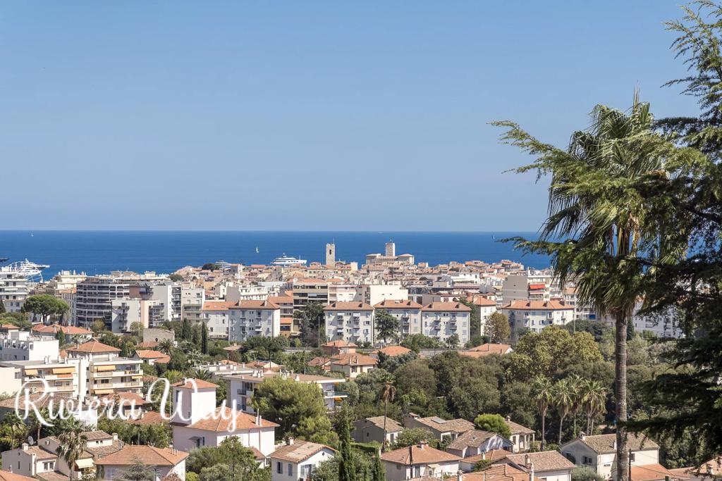 7 room apartment in Antibes, photo #1, listing #107149560
