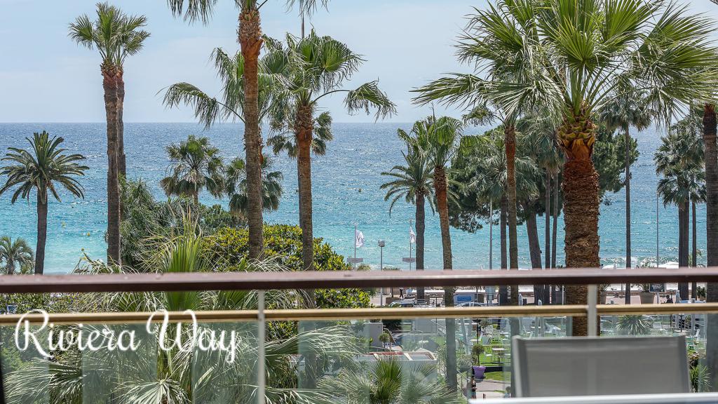 Apartment in Cannes, photo #1, listing #78916908