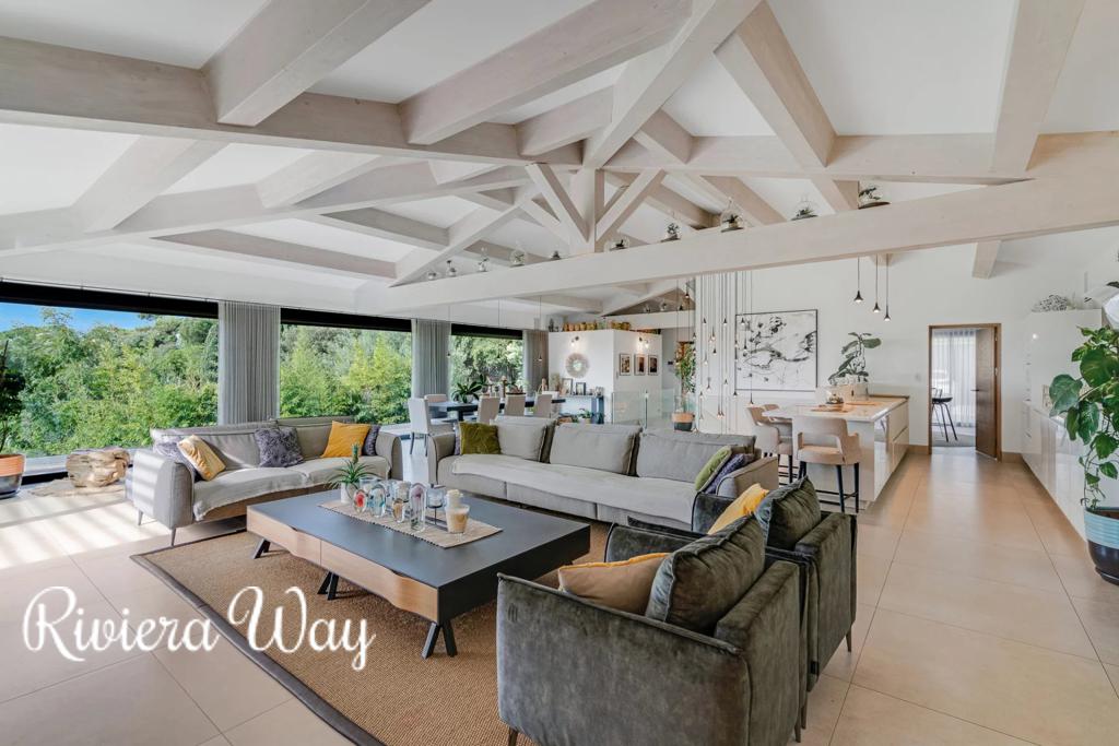 6 room villa in Grimaud, photo #4, listing #104480418