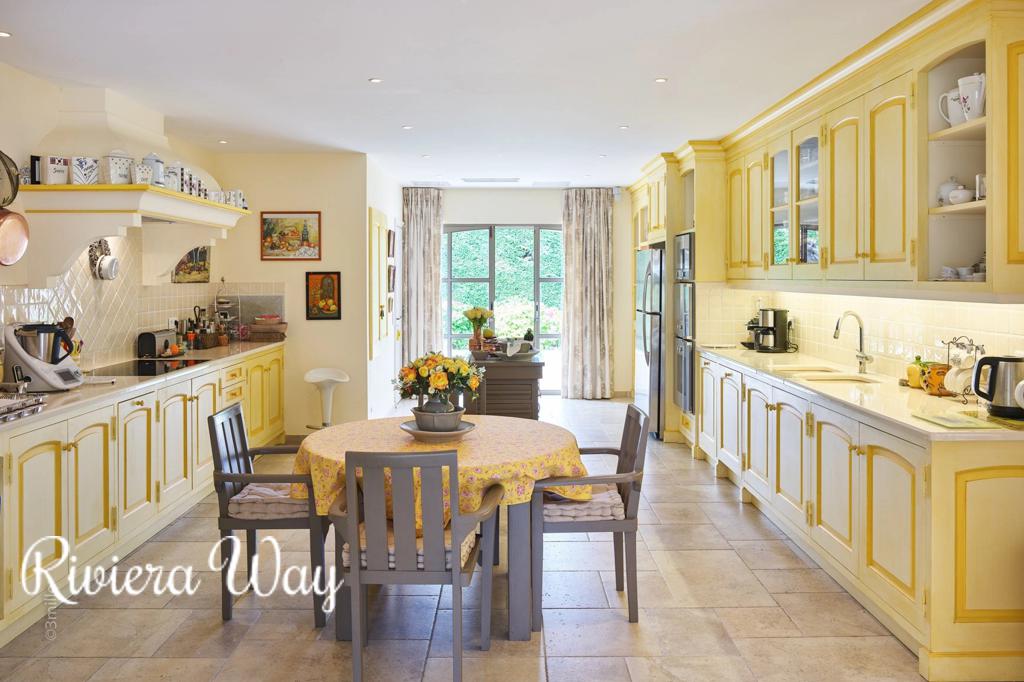 10 room villa in Saint-Tropez, photo #8, listing #86857092