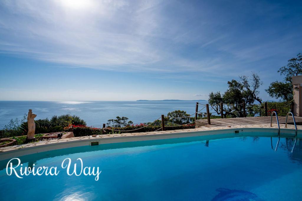 Villa in Rayol-Canadel-sur-Mer, photo #3, listing #105782124