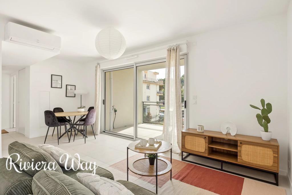 3 room apartment in Antibes, photo #6, listing #106016400