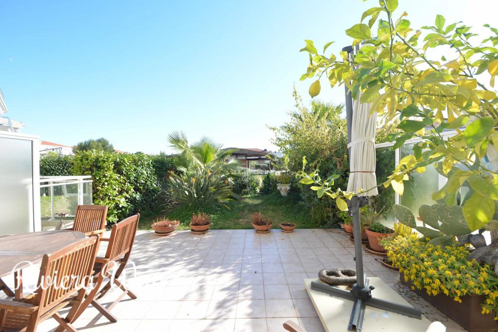 2 room apartment in Juan-les-Pins, photo #8, listing #101630886