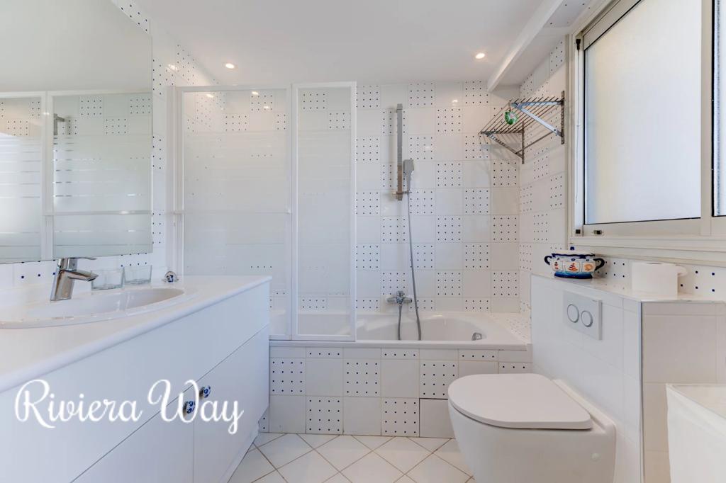 4 room apartment in Cannes, photo #9, listing #106239756