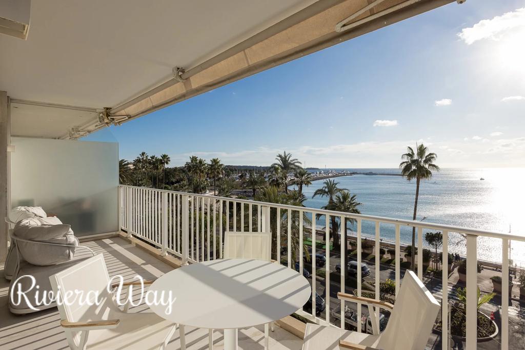 4 room apartment in Cannes, photo #3, listing #101511102